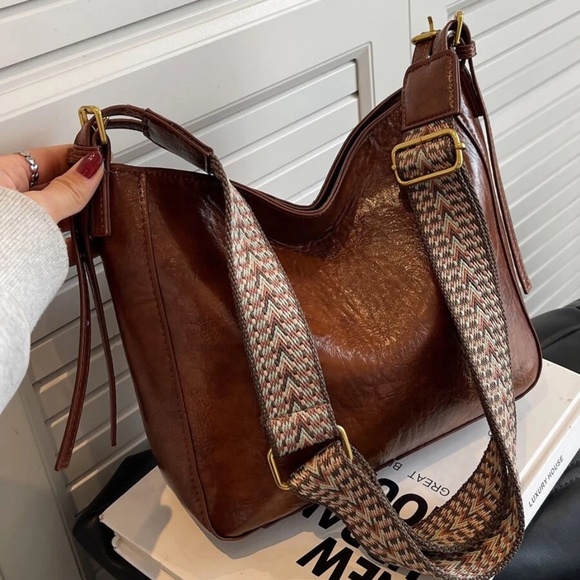 Western Vegan Leather Shoulder Crossbody Bag - Picture 1 of 16